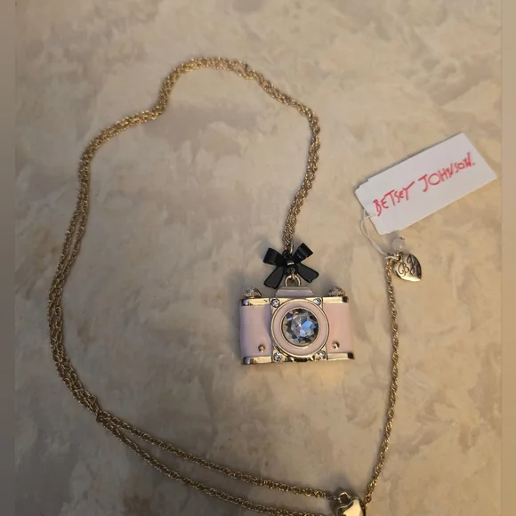Betsey Johnson Pink Camera Pendant Necklace with Black Bow NWT! Rare! - Picture 7 of 16